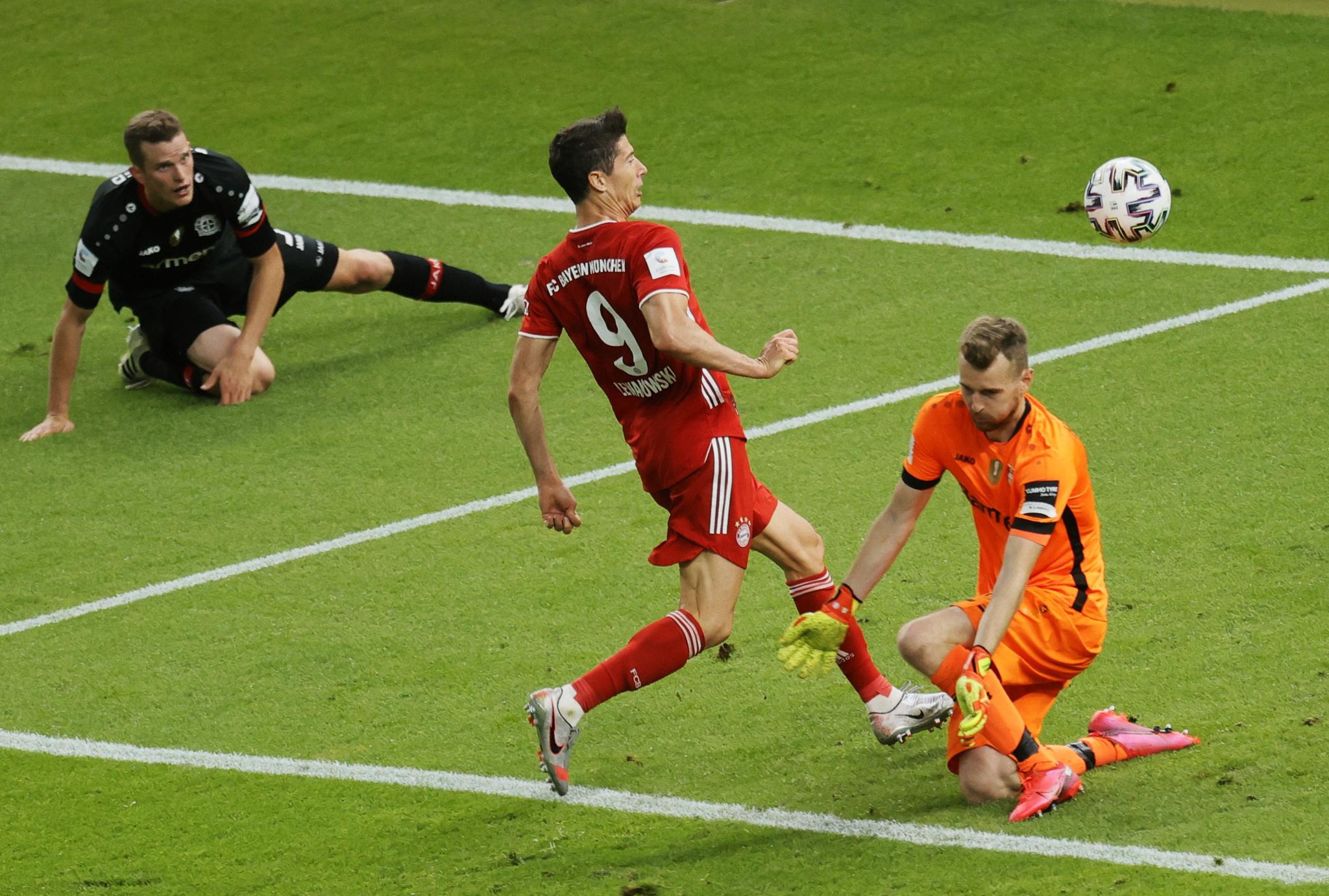 中国米兰体育-包含意大利横扫勒沃库森，格纳布里统治全场的词条