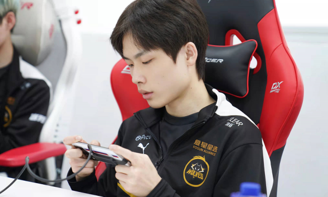 米兰体育-FLY爆冷LGD，Jankos关键制胜的简单介绍