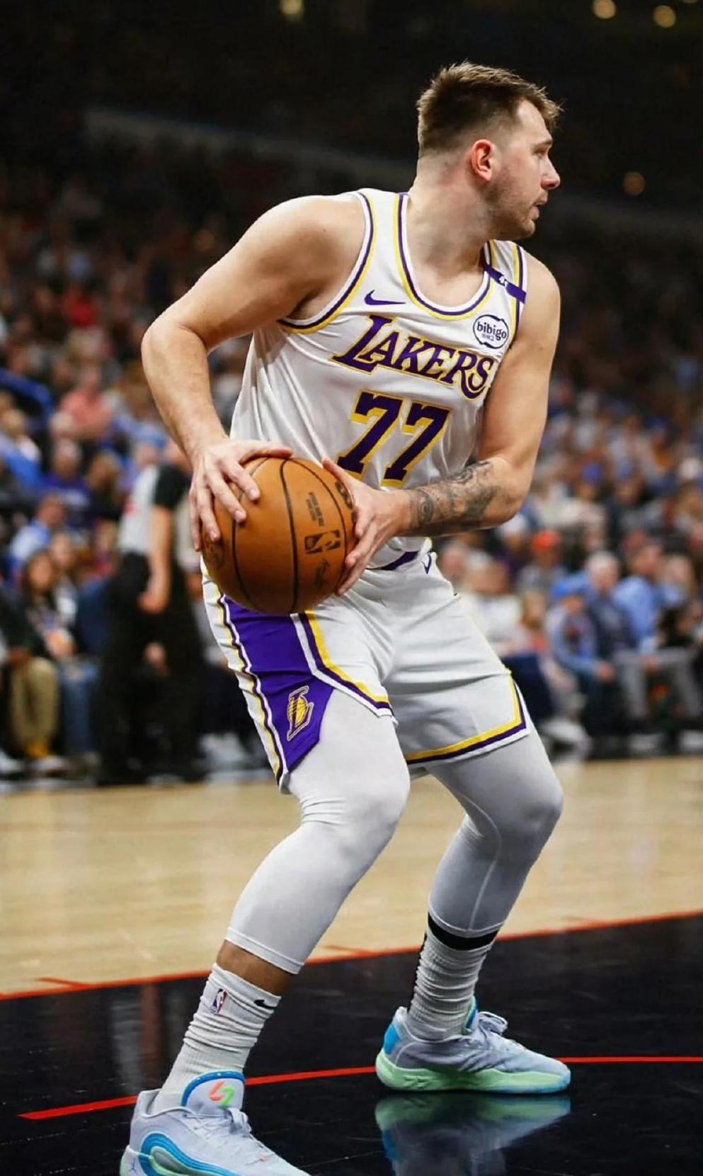 关于国王逆转奇才，詹姆斯三分雨点燃全场的信息