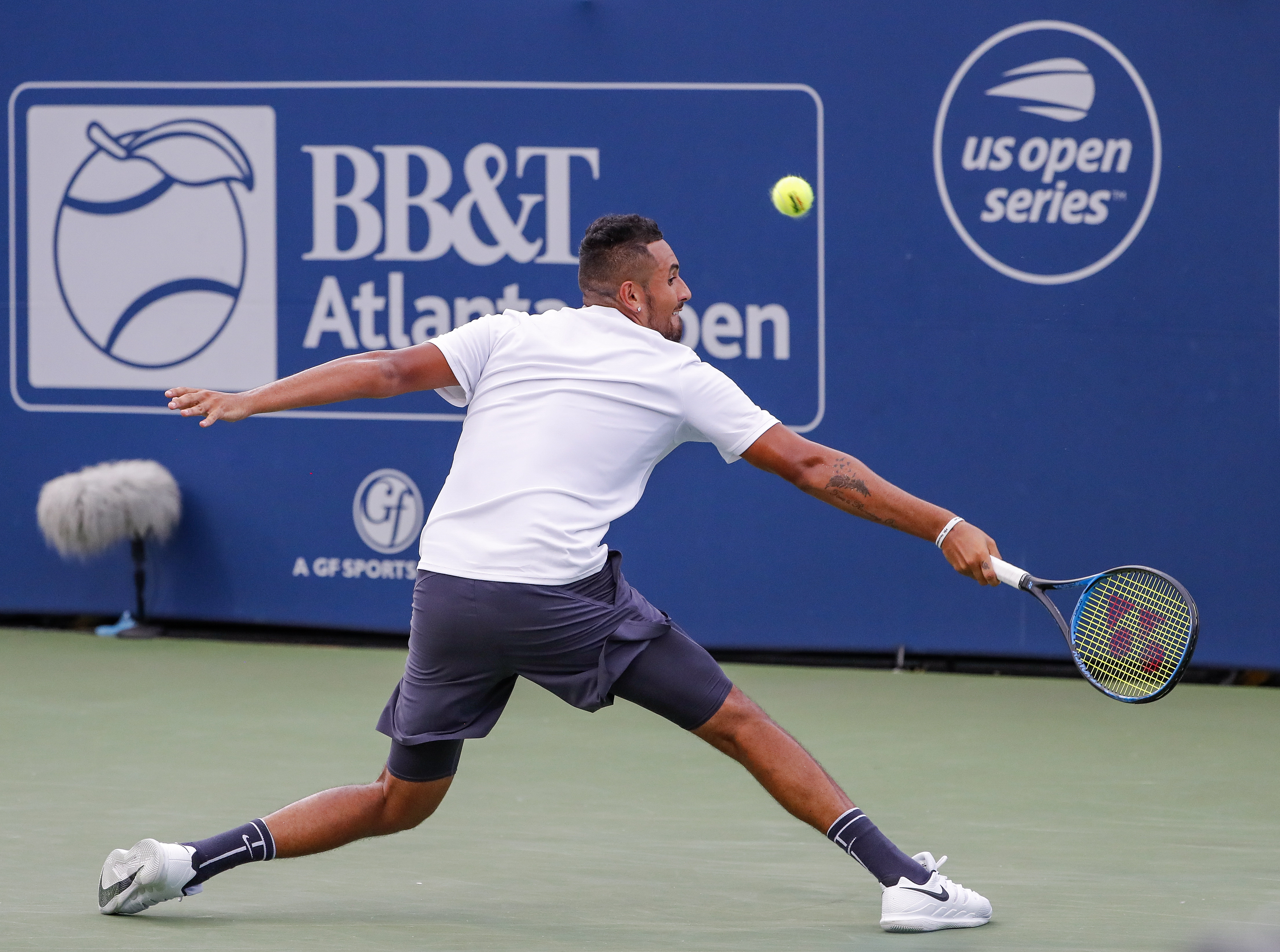 米兰体育官网-意大利网球队鏖战英国网球队,克耶高斯惊艳世界的简单介绍