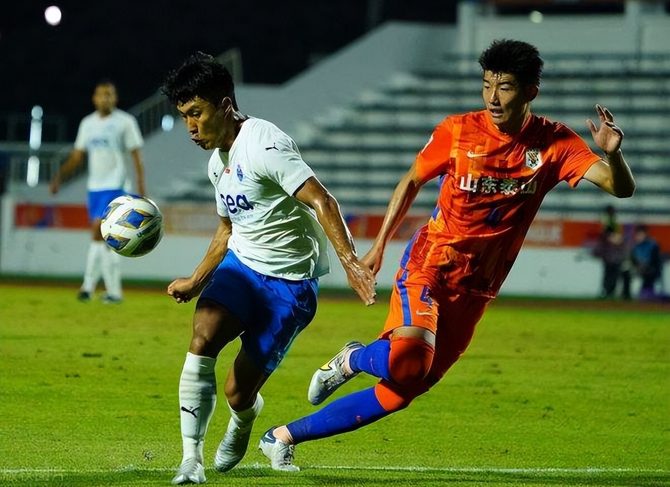 包含扎伊尔队在比赛中取得突破性进步的词条