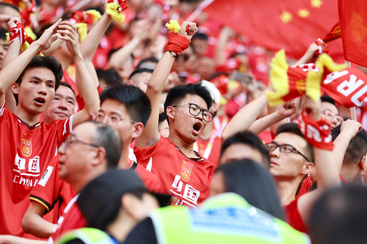 兴奋！国内足球球队球员性能出色斩获胜利的简单介绍