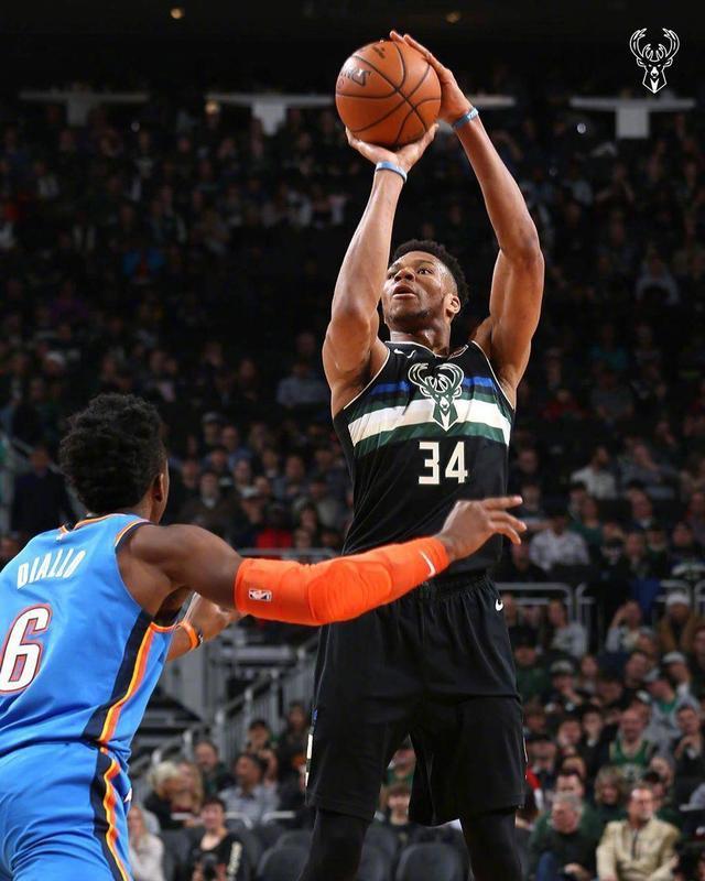 关于北美球员凭借实力斩获关注，成为冲击力的信息