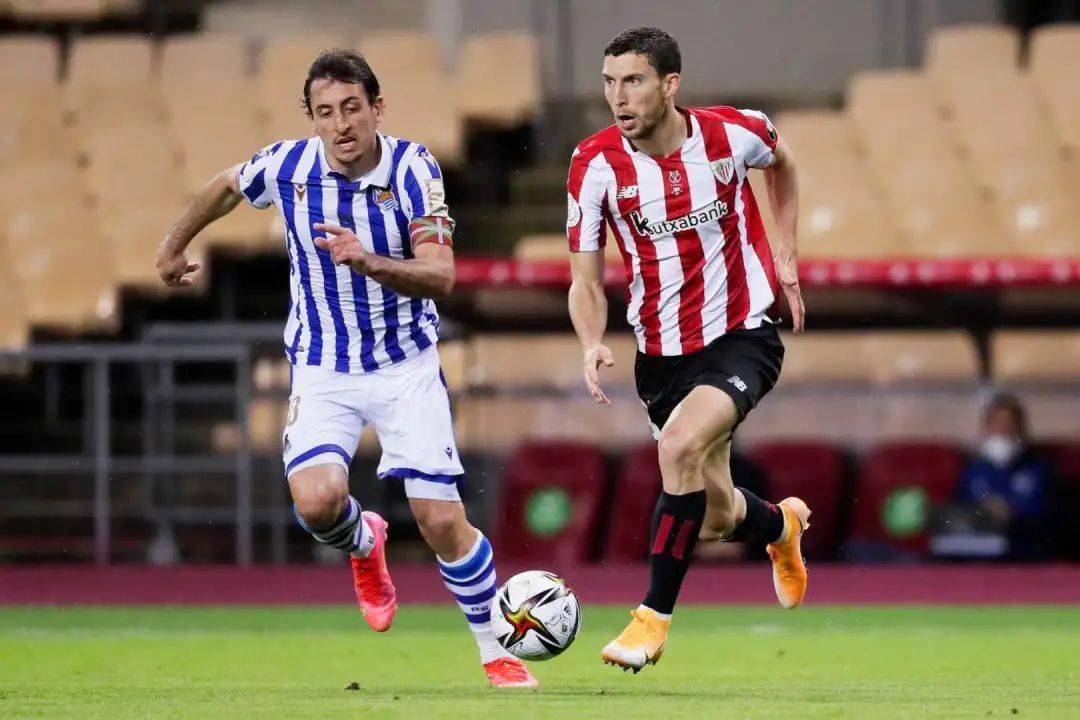 关于丹麦逆转荷兰，奥亚尔萨瓦尔高光表现的信息