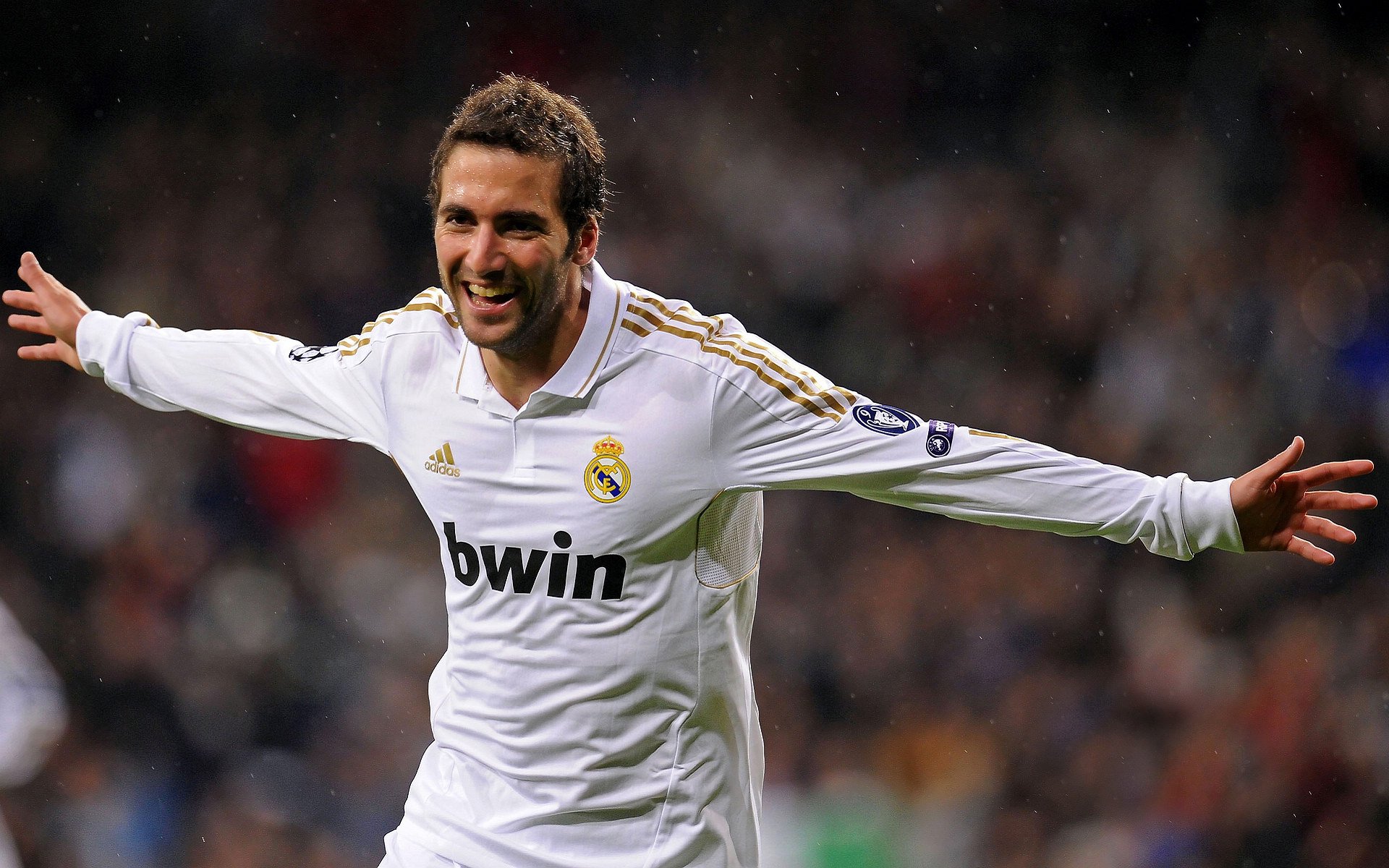 法比尼奥彻底打爆防线，比利亚雷亚尔争冠战击溃摩洛哥劲旅