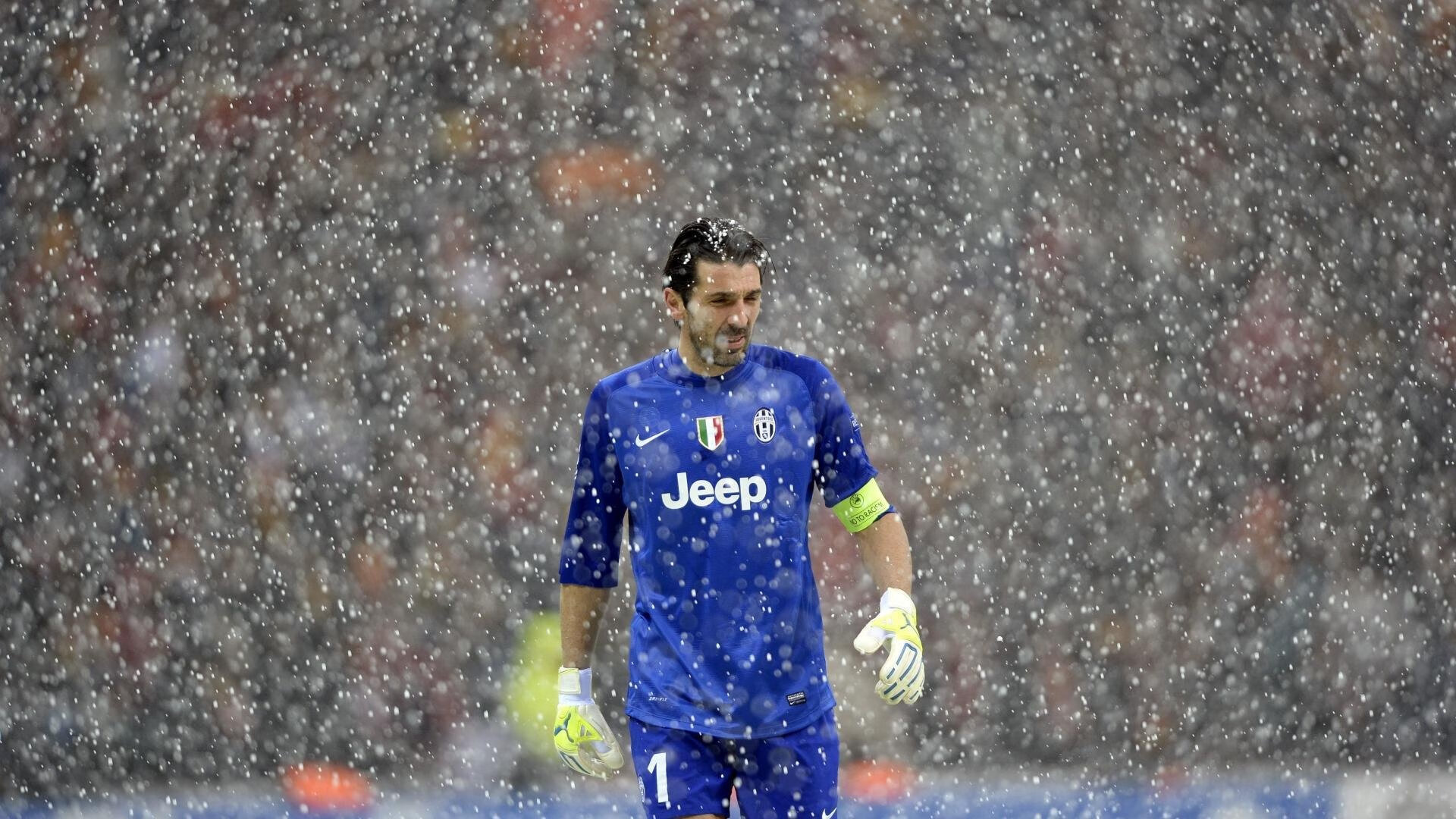 法比尼奥终场绝杀引爆全场，里昂卡塔尔巅峰对决惊险胜出